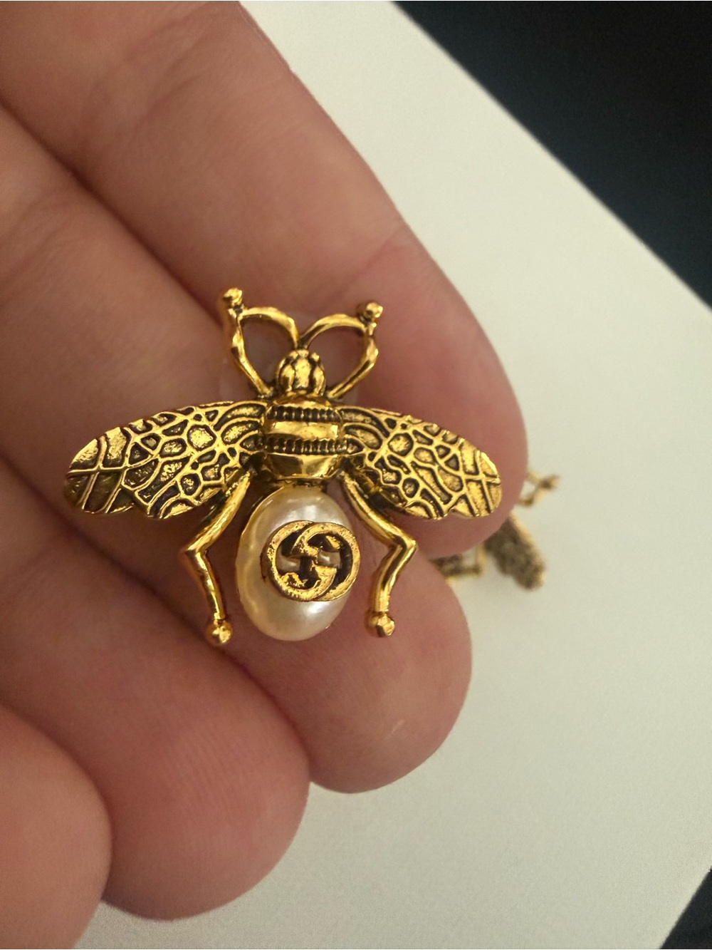 PRELOVED Gucci bee earrings like new comes with dustbag